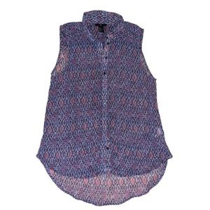 Sleeveless Button Down Top.